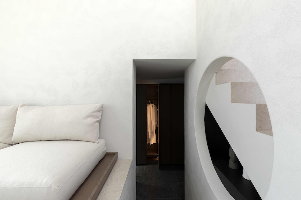 Cubic Suite with Panoramic Sea View & Mini Pool - Photo 1