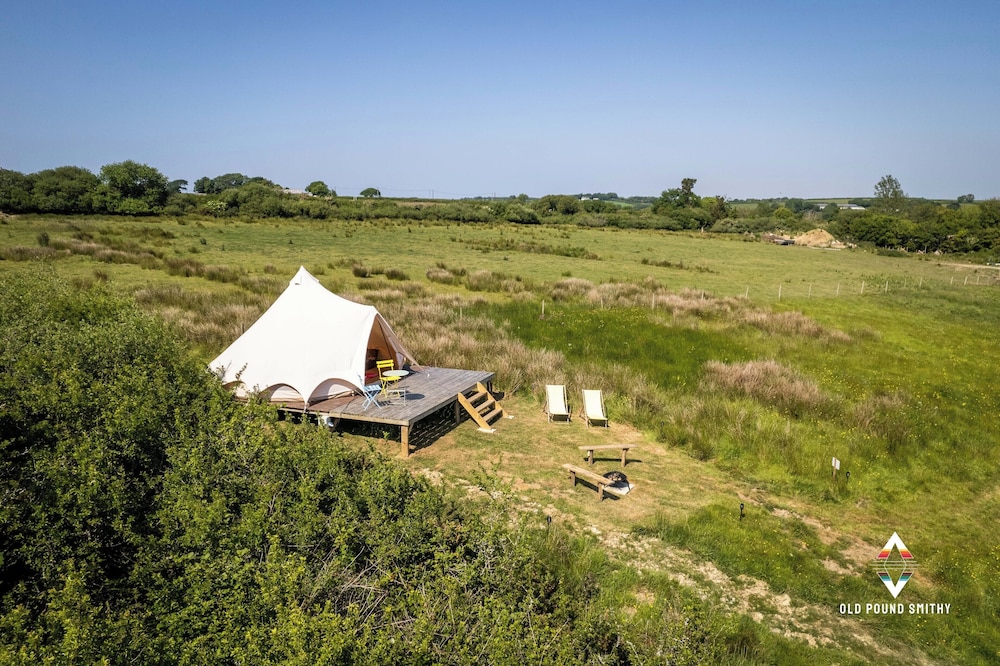 Tent (Long Reach Bell Tent) photo 1