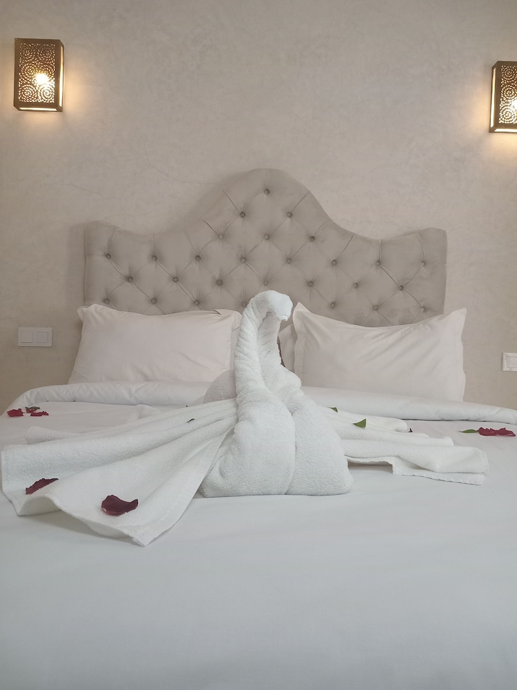 Deluxe Double Room (King) photo 3