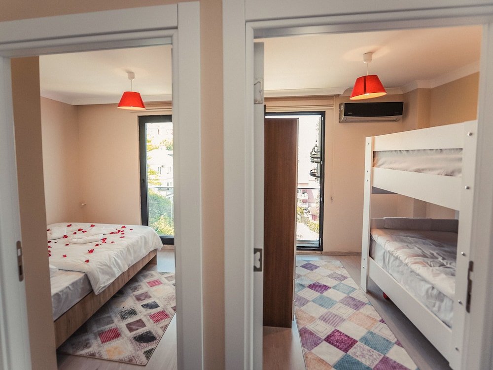 Apartment, 2 Bedrooms, Sea View - Photo 5