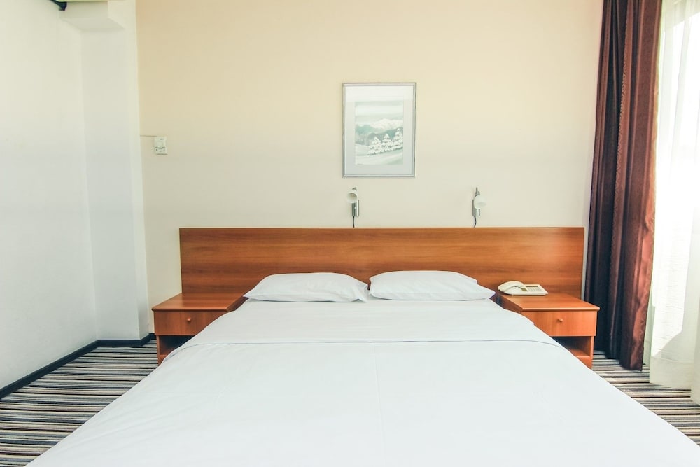 Standard Double or Twin Room, Non Smoking, City View - Photo 8