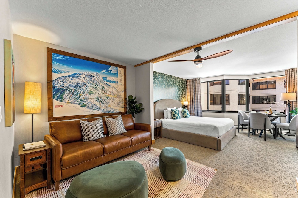 Design Studio No Resort Fee