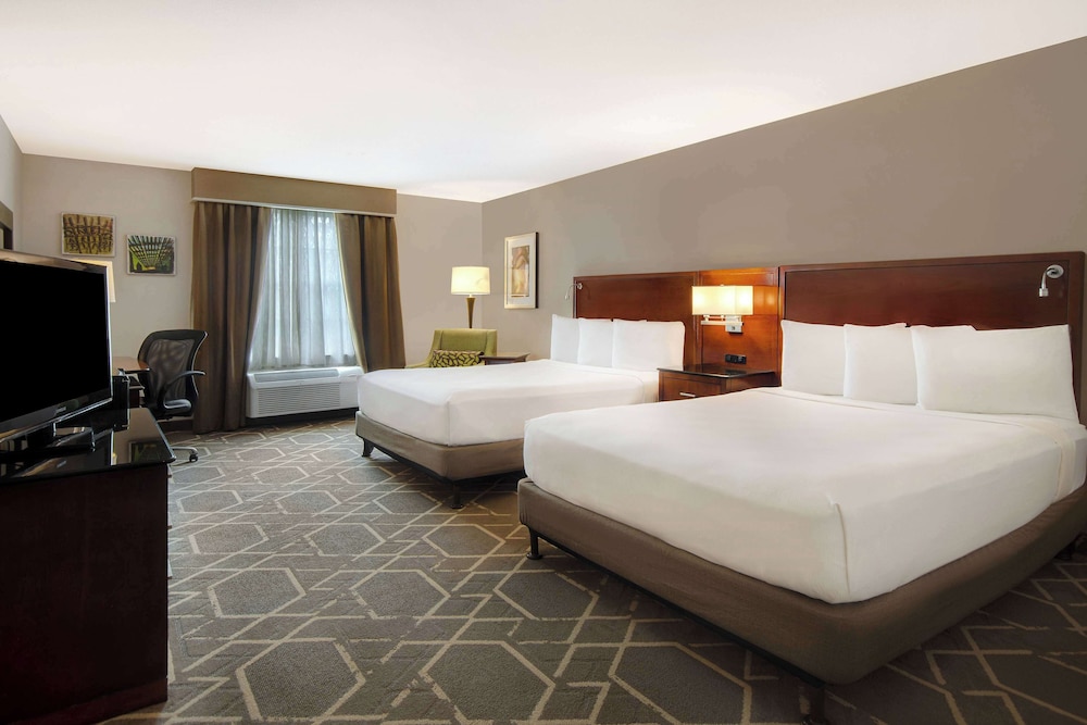 Deluxe Room, 2 Queen Beds, Non Smoking, Golf View - Photo 1