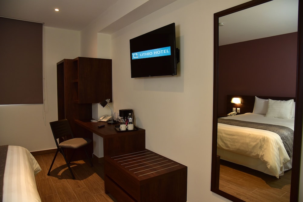 Standard Room, 1 Queen Bed photo 3