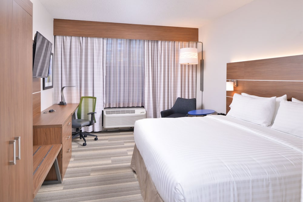Standard Room, 1 King Bed, Accessible (Comm, Tub) - Photo 2