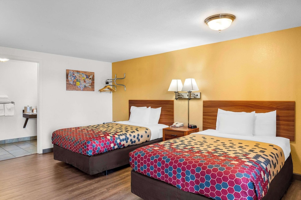 Room, 2 Double Beds, Accessible, Non Smoking - Photo 2