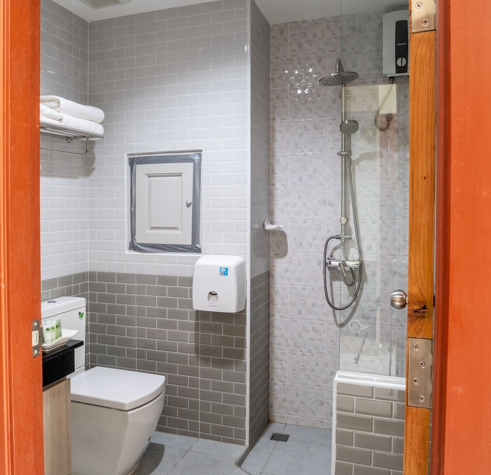 Deluxe Room - Photo 7