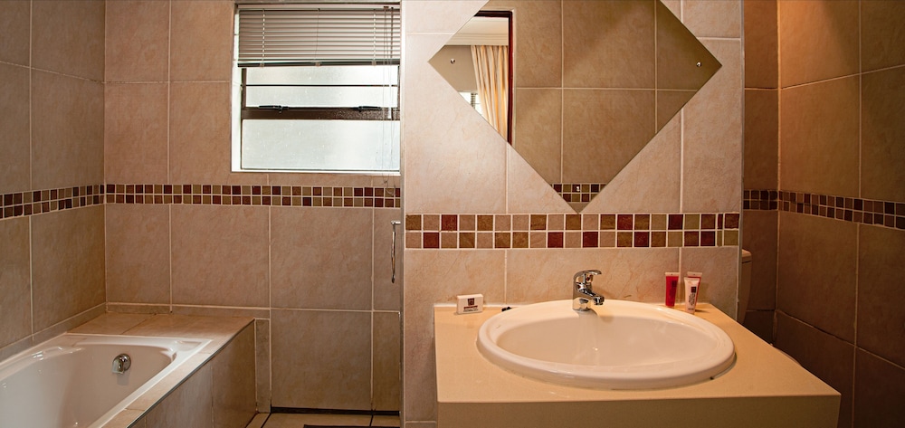 Honeymoon Suite photo 1