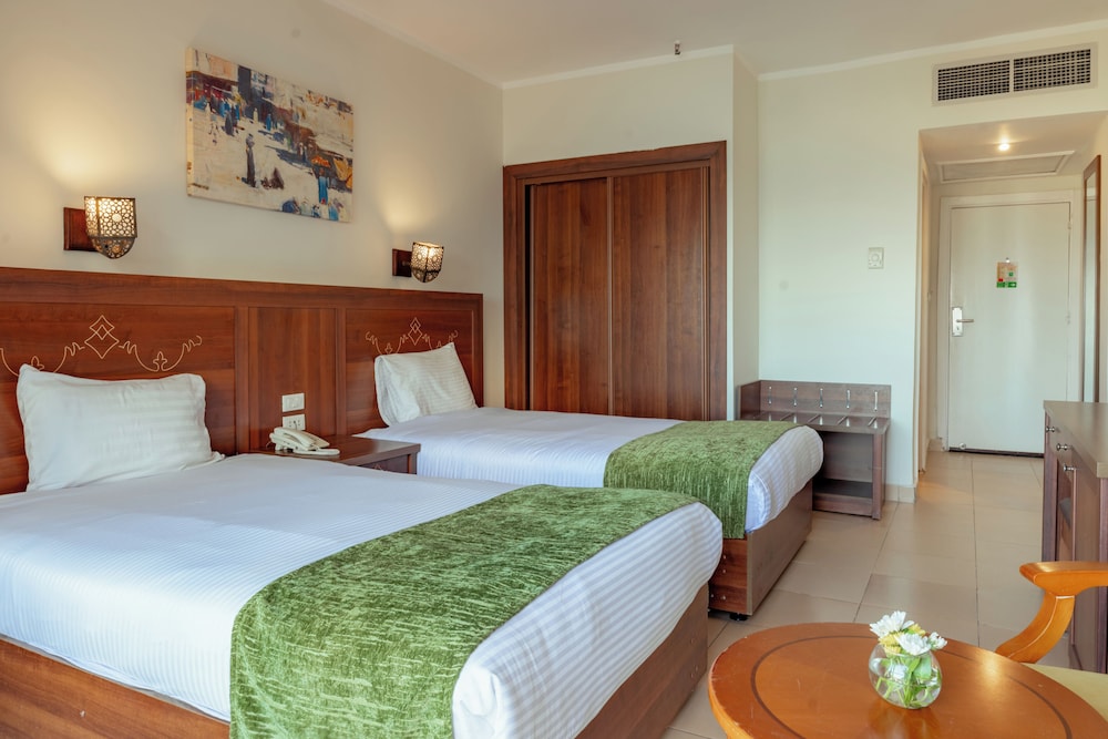 Classic Double or Twin Room, Balcony, City View