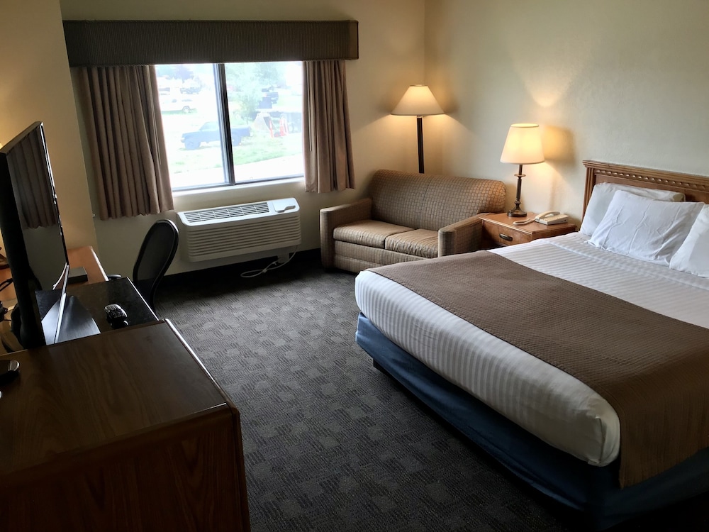 Suite, 1 King Bed, Non Smoking (Planet Ten)