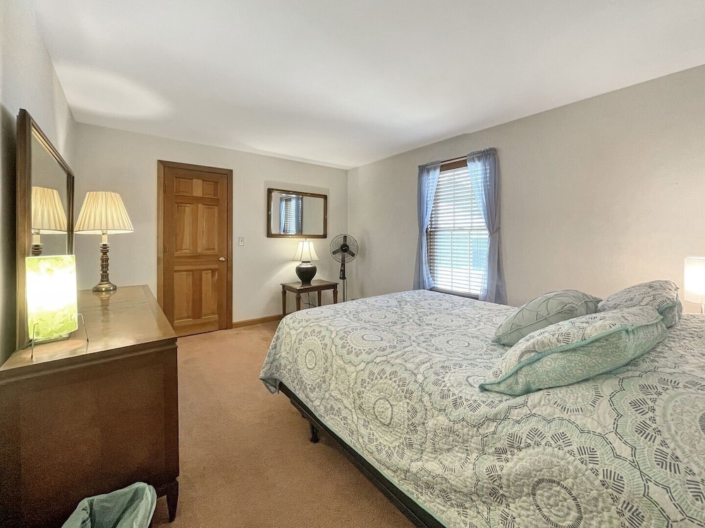 Condo, 2 Bedrooms photo 3