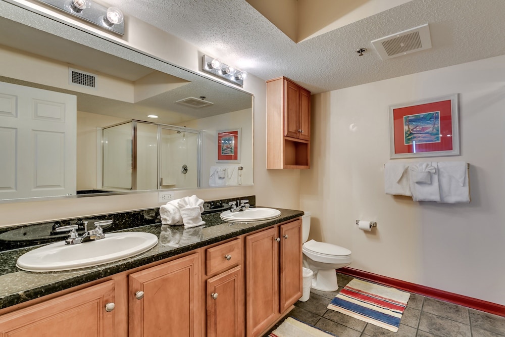 Condo, 2 Bedrooms, Balcony, Ocean View photo 2