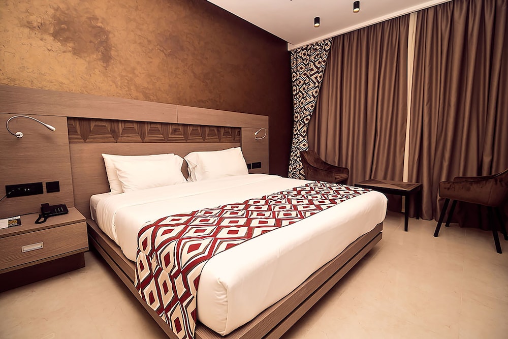 Deluxe Room - Photo 3