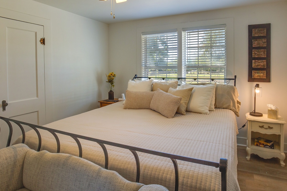Cottage (2 Bedrooms) photo 1