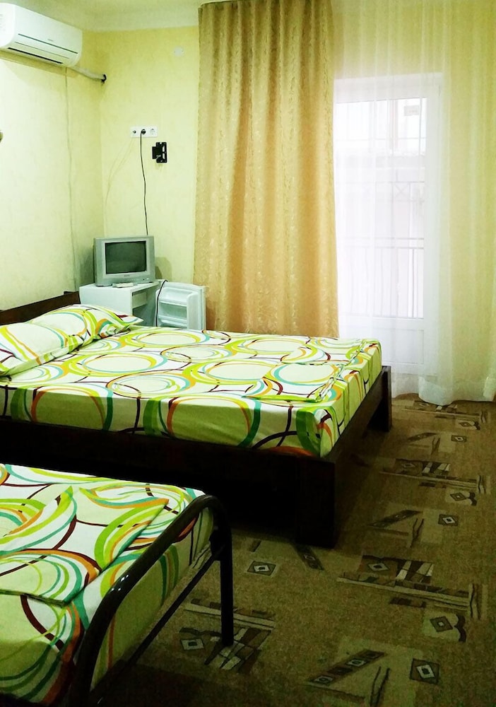 Economy Triple Room, Shared Bathroom photo 3