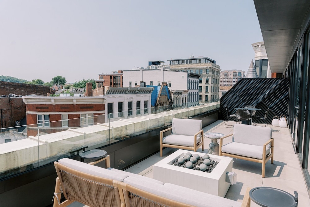 Luxury Penthouse, 2 Bedrooms, Terrace photo 1