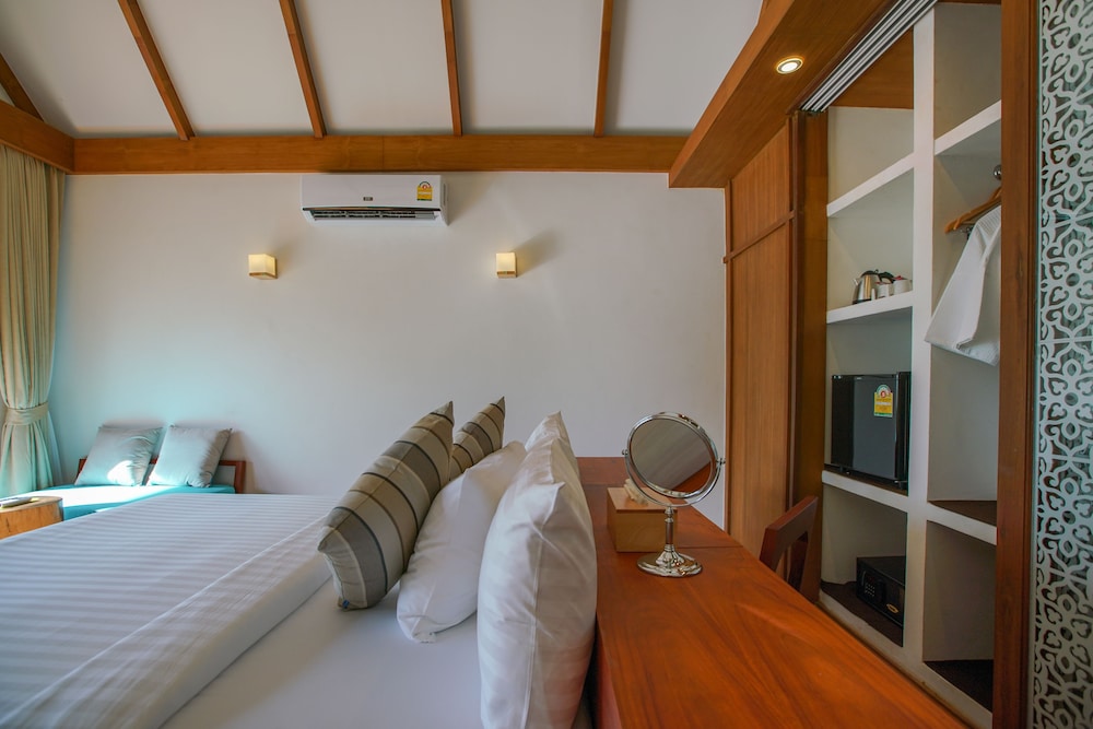 Garden Villa King Bed photo 2