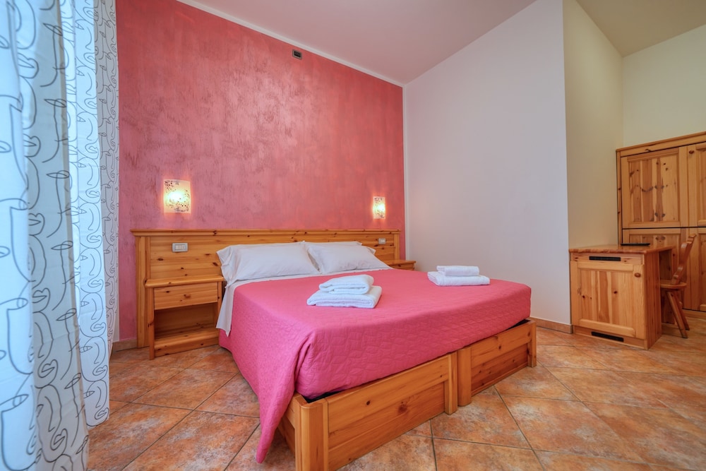 Economy Room, 1 Double Bed, Non Smoking, Private Bathroom