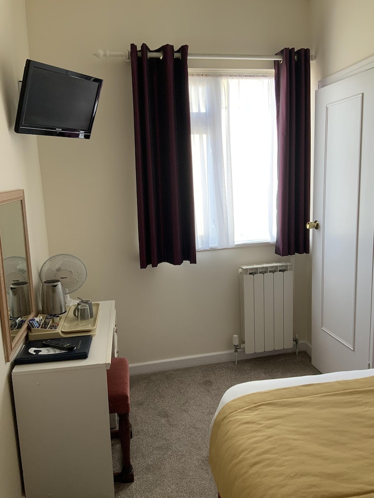 Single Room, Ensuite (Partial Coastal View) photo 2