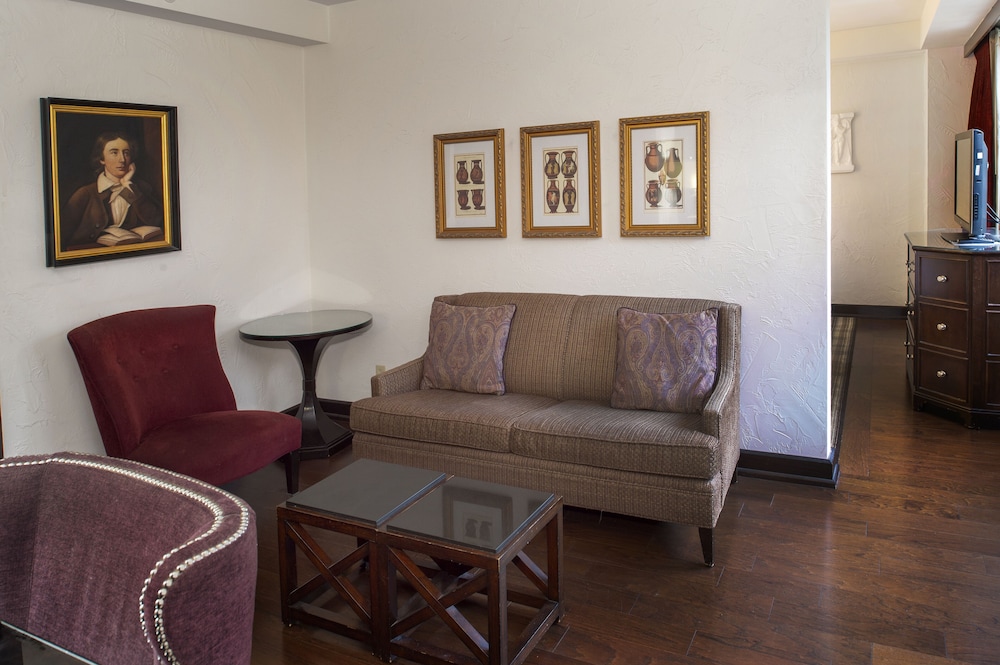 Junior Suite, 1 King Bed - Photo 5