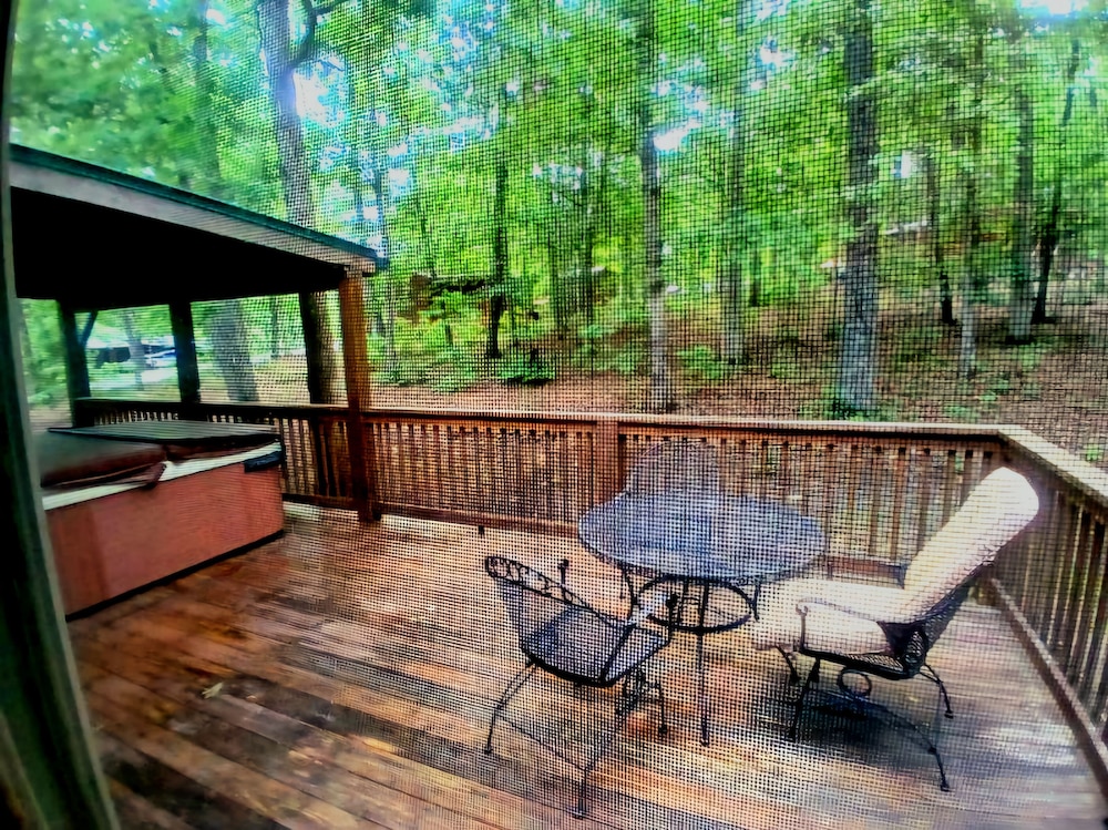 Comfort Cabin, 1 Bedroom, Hot Tub, Garden Area