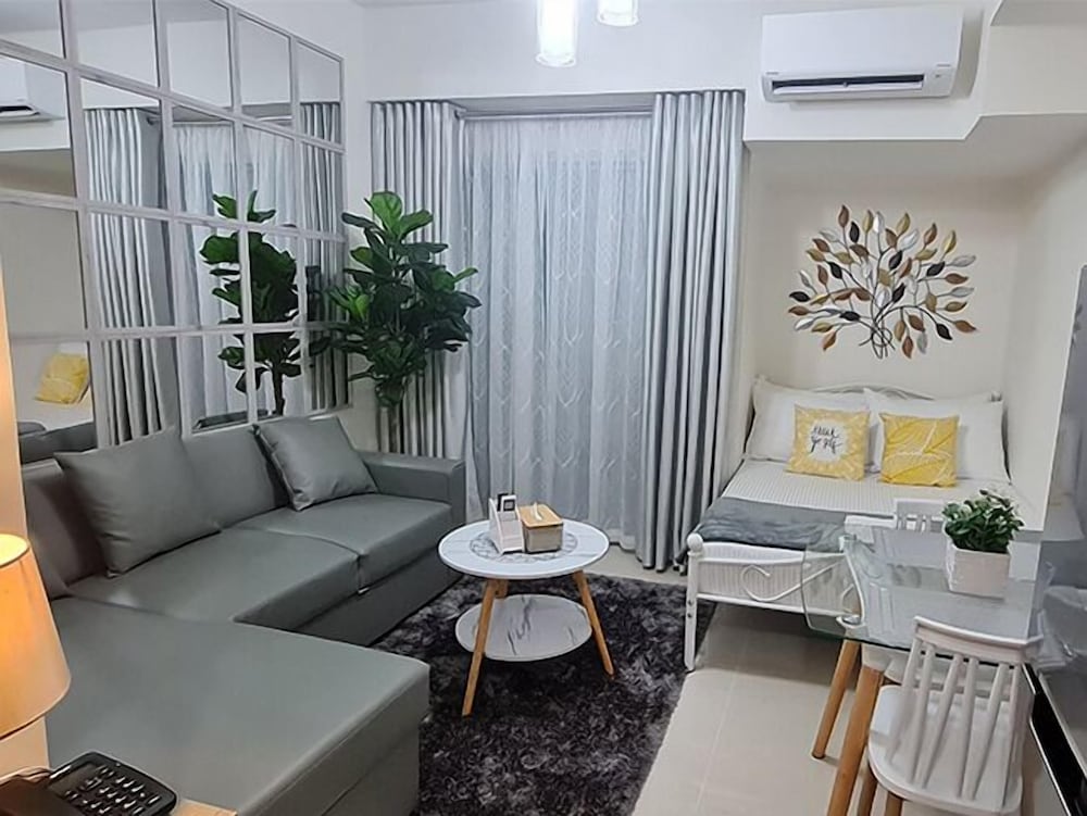 Premium Studio photo 1