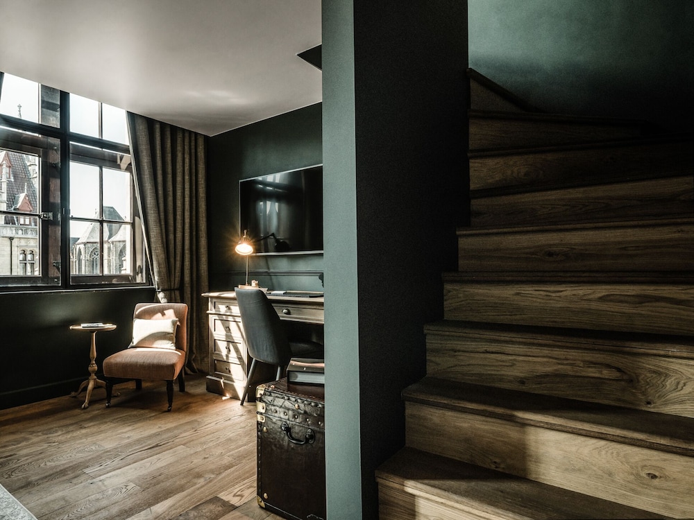 Suite 2