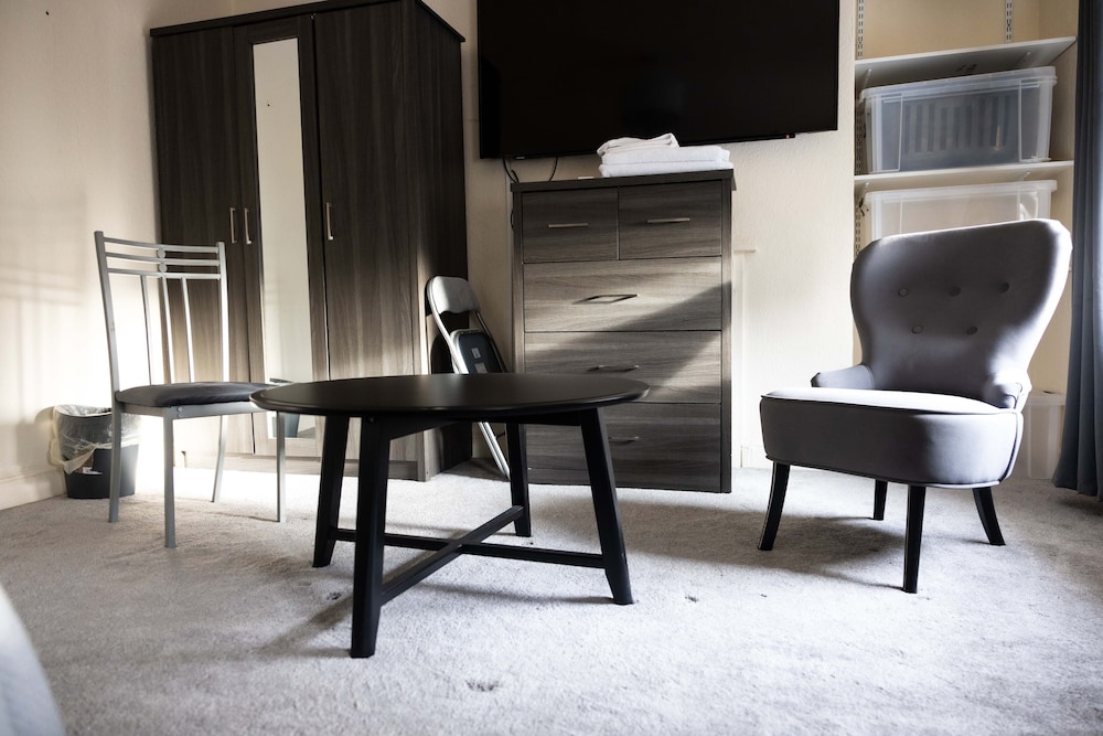 Double Room 6 photo 1