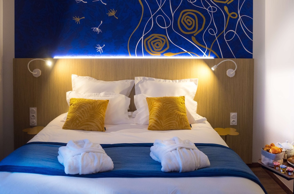 Executive Room, 1 King Bed - Photo 1