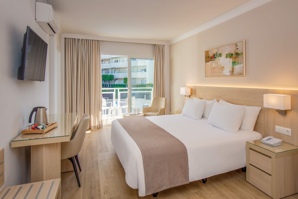 Superior Room (Lateral Sea View) - Photo 1