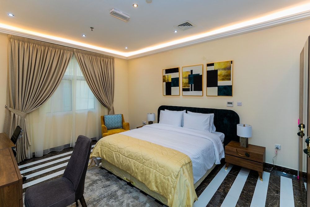 One Bedroom Deluxe Apartment - Photo 1
