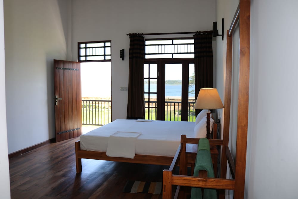 Superior Double Room, Lakeside photo 2