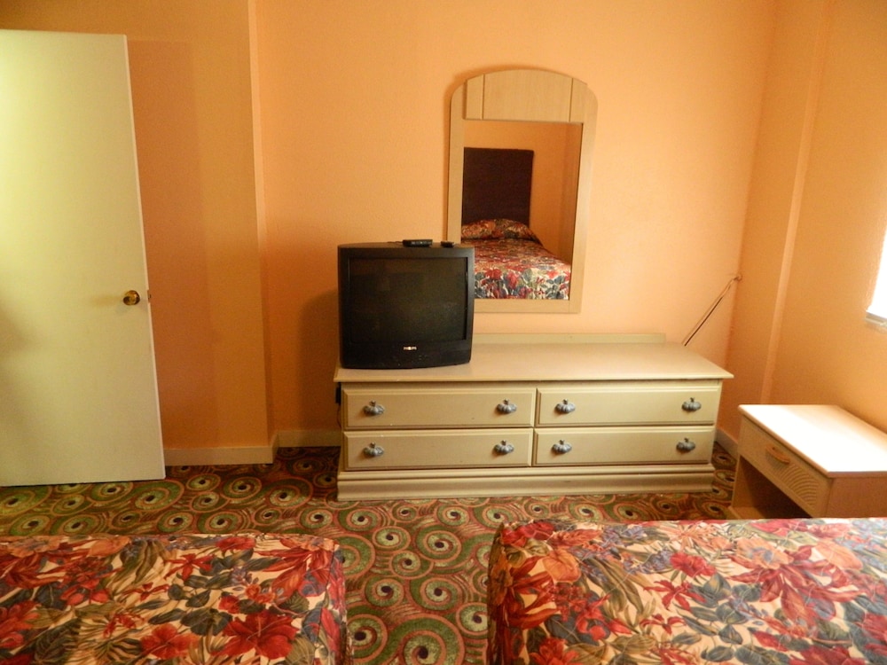 Standard Room, 2 Double Beds photo 3
