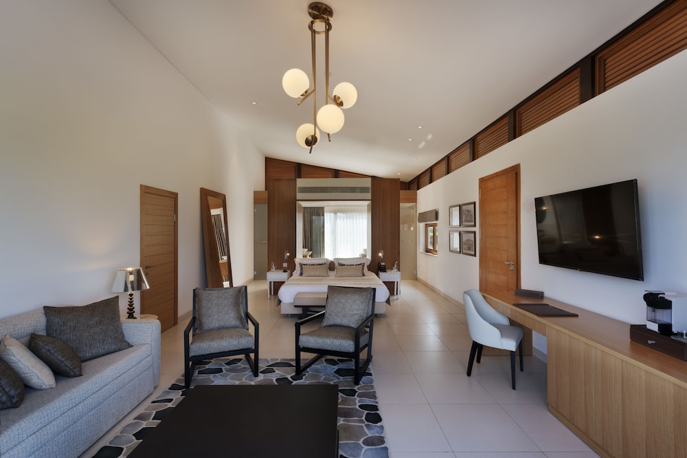 Villa, Jetted Tub (Kinneret)