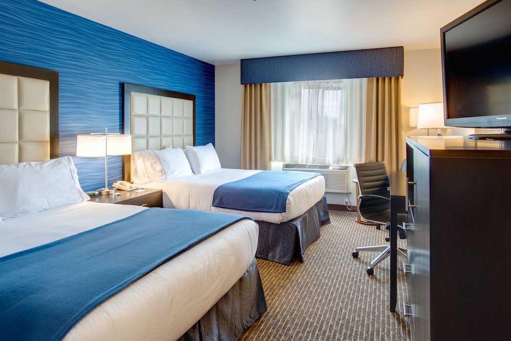 Suite, 2 Queen Beds - Photo 5