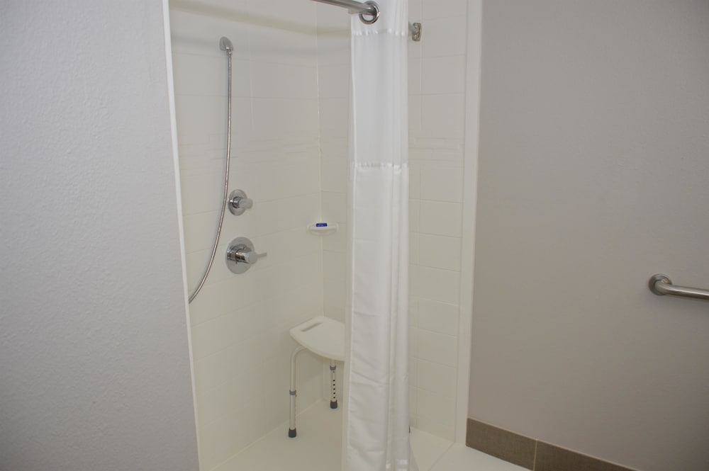 Suite, 1 King Bed With Sofa Bed, Accessible, Refrigerator & Microwave (With Sofabed) photo 3