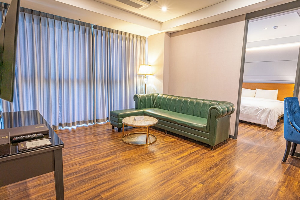[Limited Offer] Family Suite A