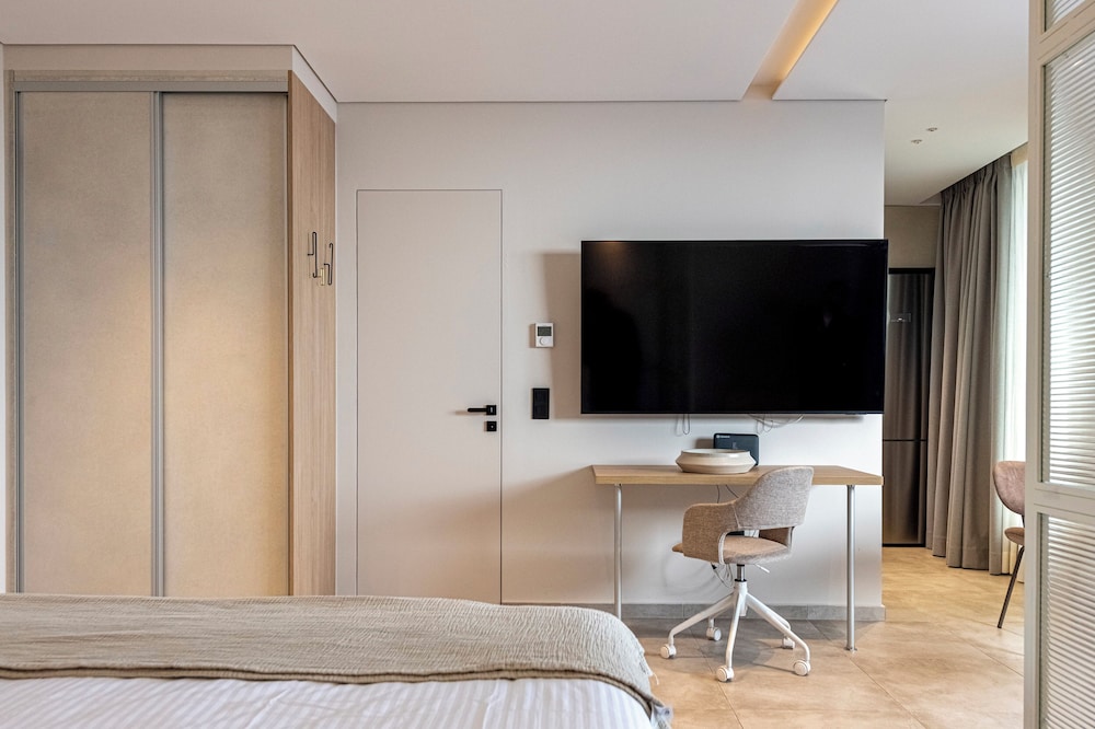 Luxury Studio, City View