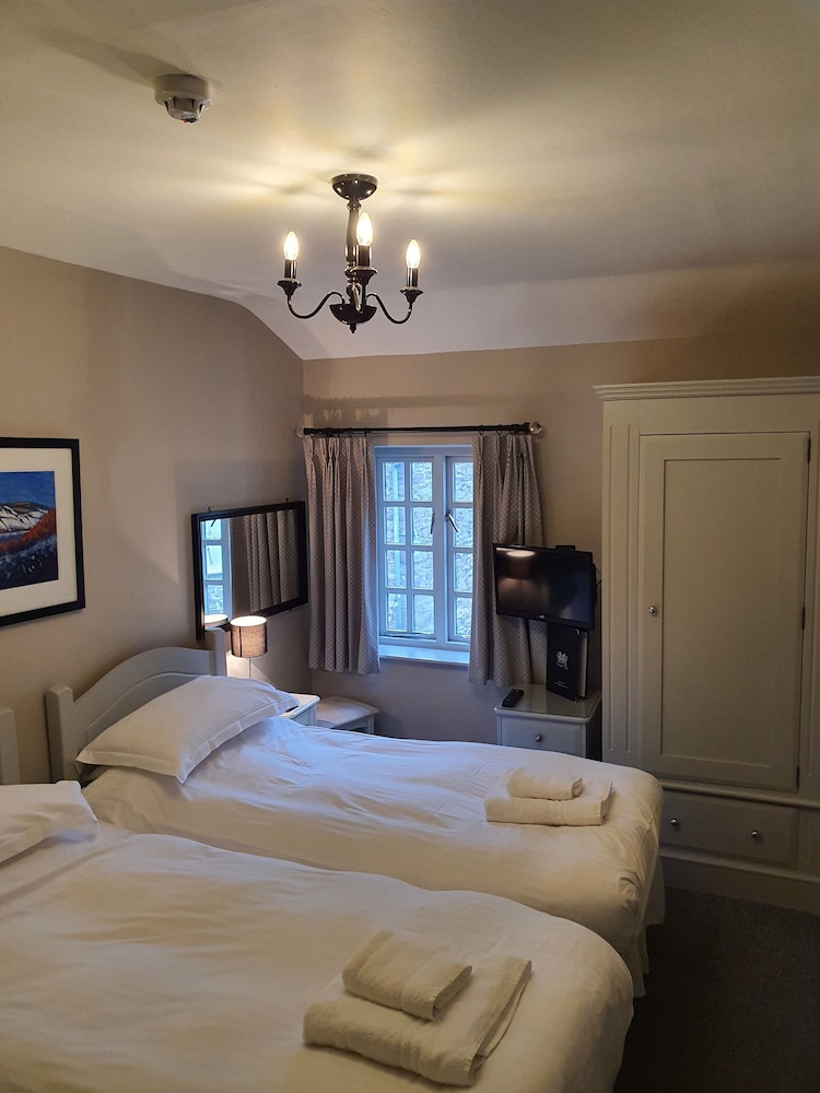 Standard Double or Twin Room, 1 Double or 2 Twin Beds photo 2