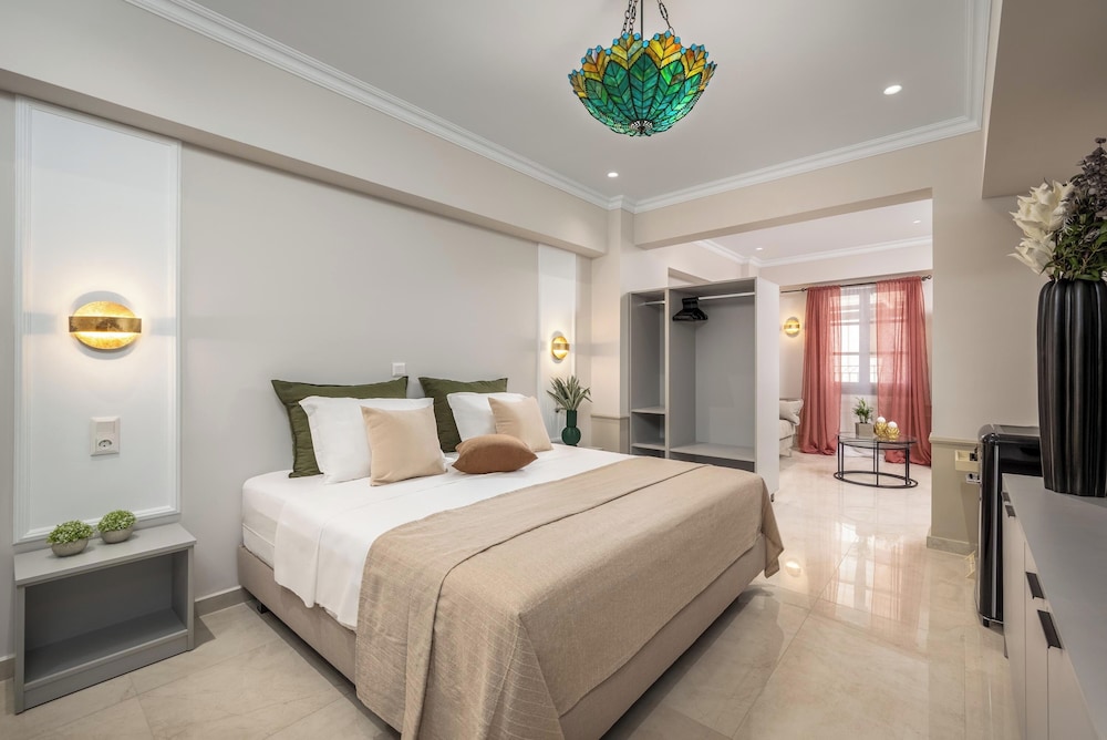 Suite, City View