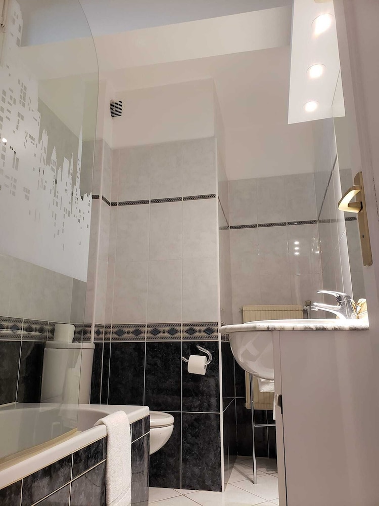 Basic Double Room, 1 Bedroom photo 2