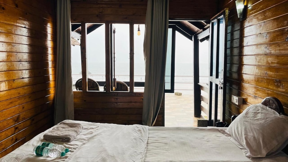 Deluxe Double Room, Balcony, Garden View
