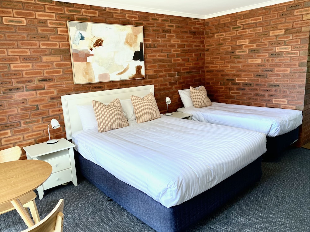 Classic Twin Room photo 2