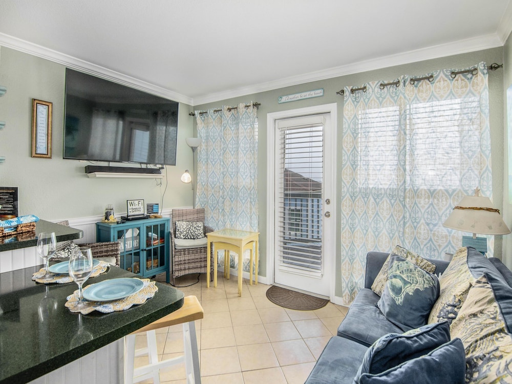 Condo, 1 Bedroom