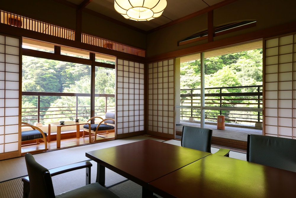 2 Japanese-Style Rooms With Beds (Main Room = Secondary Room / 64sqm) Jurakudai,Non Smoking