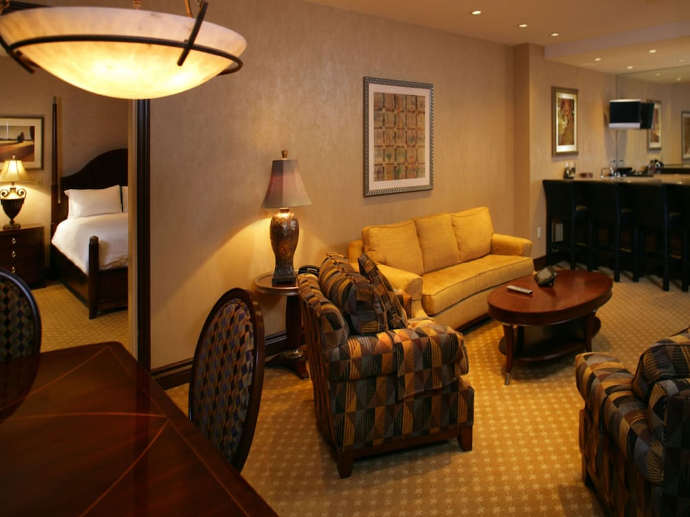 Specialty 1 Bedroom Suite
