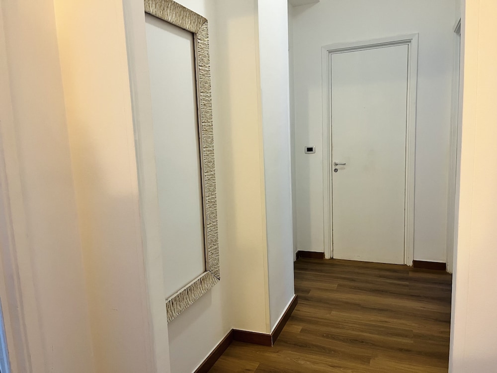 Deluxe Room - Photo 11