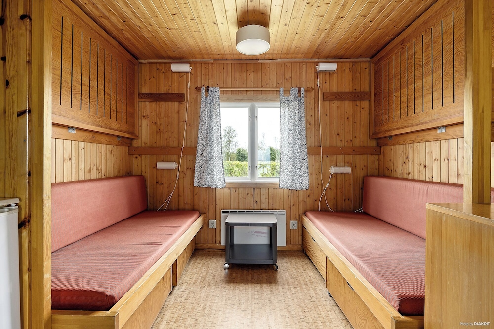 Basic Cabin photo 2
