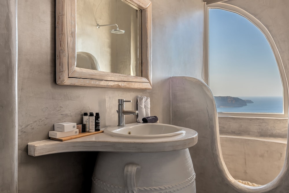 Romantic Suite Sunset View - Photo 3