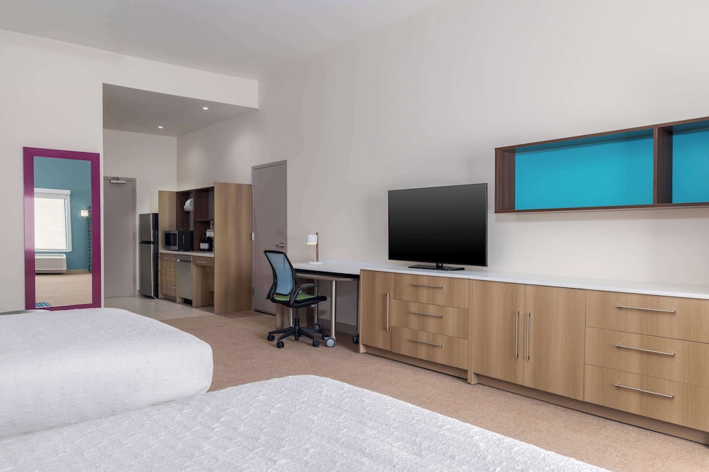 Studio, 2 Queen Beds, Accessible (3x3 Shower) - Photo 2